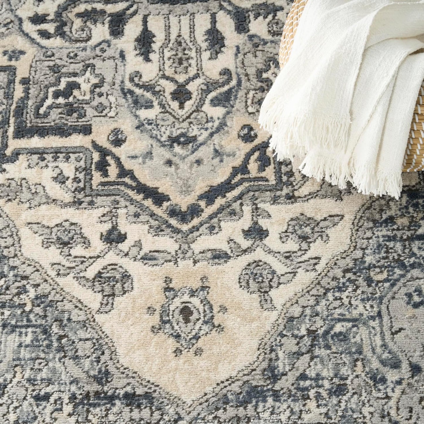 Elegant Area Rug – Modern Home Living Floor Decor